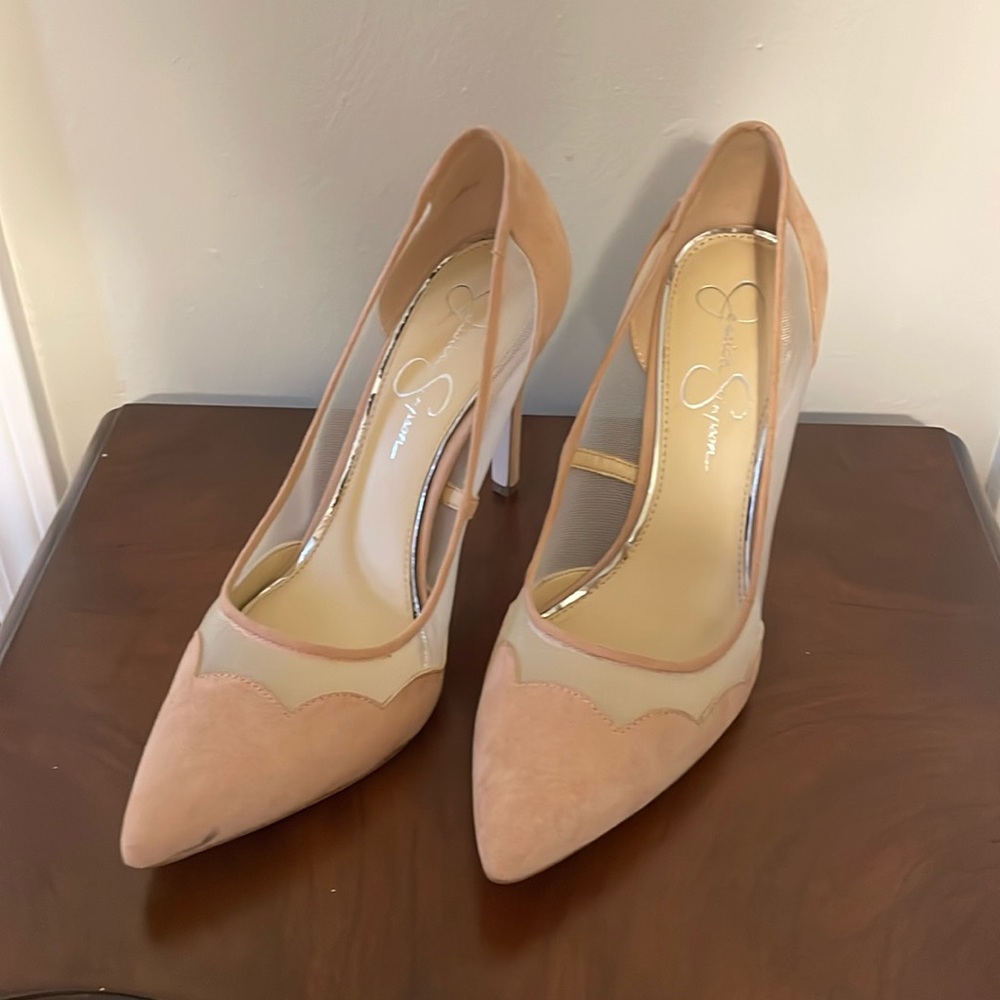 SIZE 10 Jessica Simpson scalloped stiletto heels